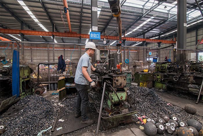 遂宁网架配件-螺栓球加工车间